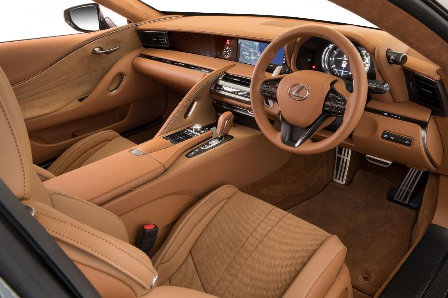 Интерьер Lexus LC500h 2017 года  (AU) (фото 13 из 22)